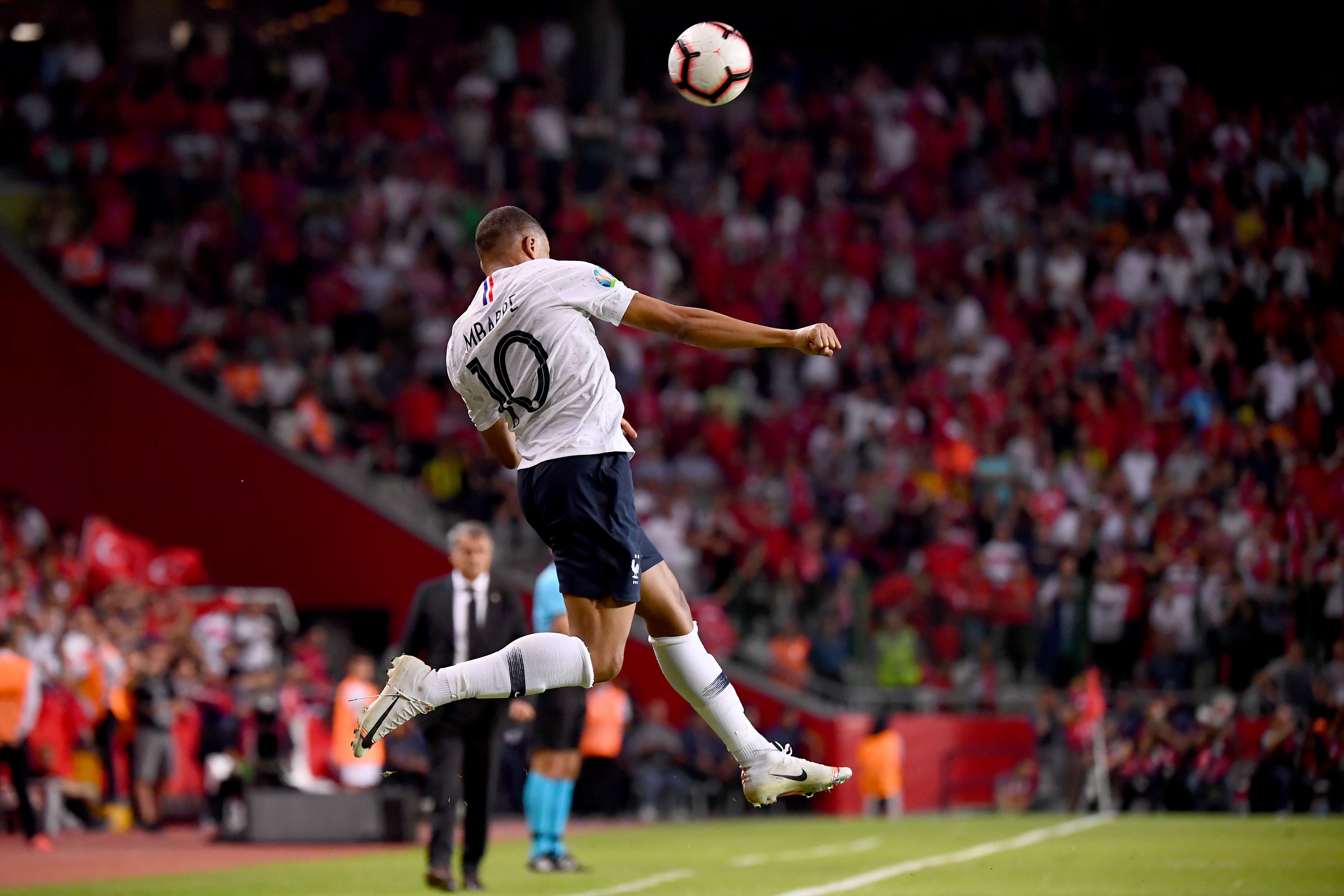 对阵梅州时 对阵梅州时