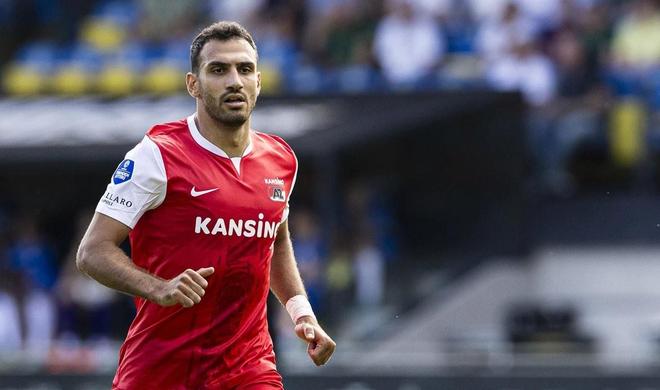 两名稳定的 两名稳定的